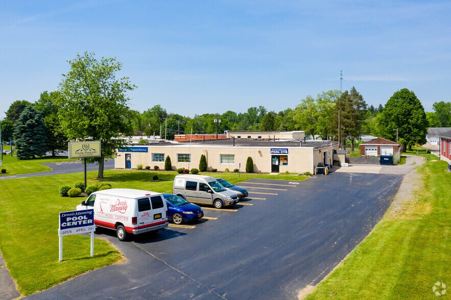 540 Whitney Rd, Fairport, NY à louer - Photo du bâtiment - Image 3 de 4