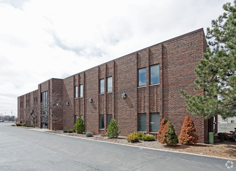 231 W Grand Ave, Bensenville, IL à louer - Photo du bâtiment - Image 2 de 14