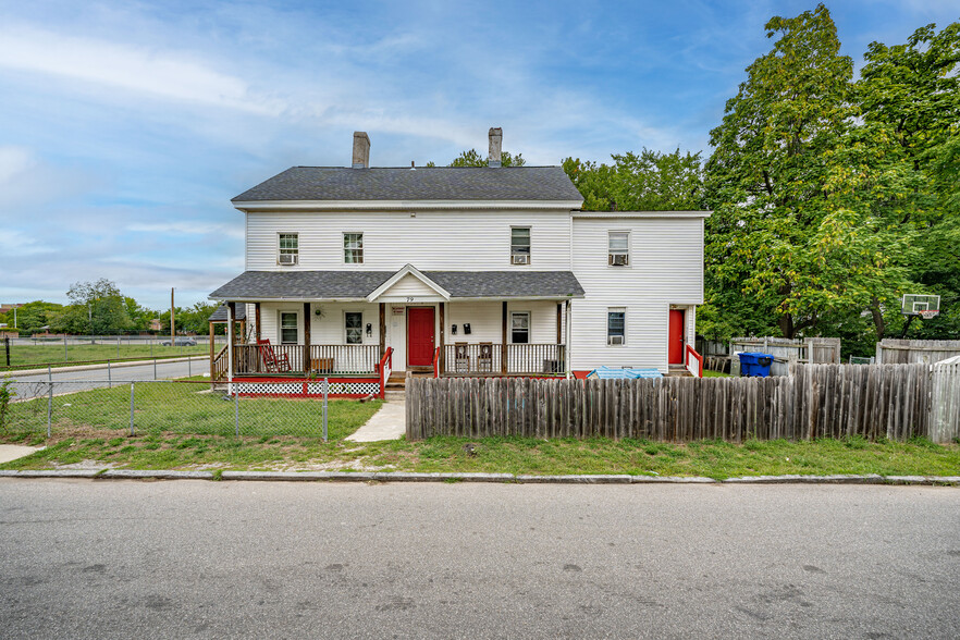 79 Oak St, Springfield, MA à vendre - Photo du bâtiment - Image 1 de 1