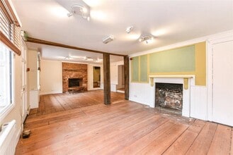 Rumbolds Hl, Midhurst for lease Building Photo- Image 2 of 6