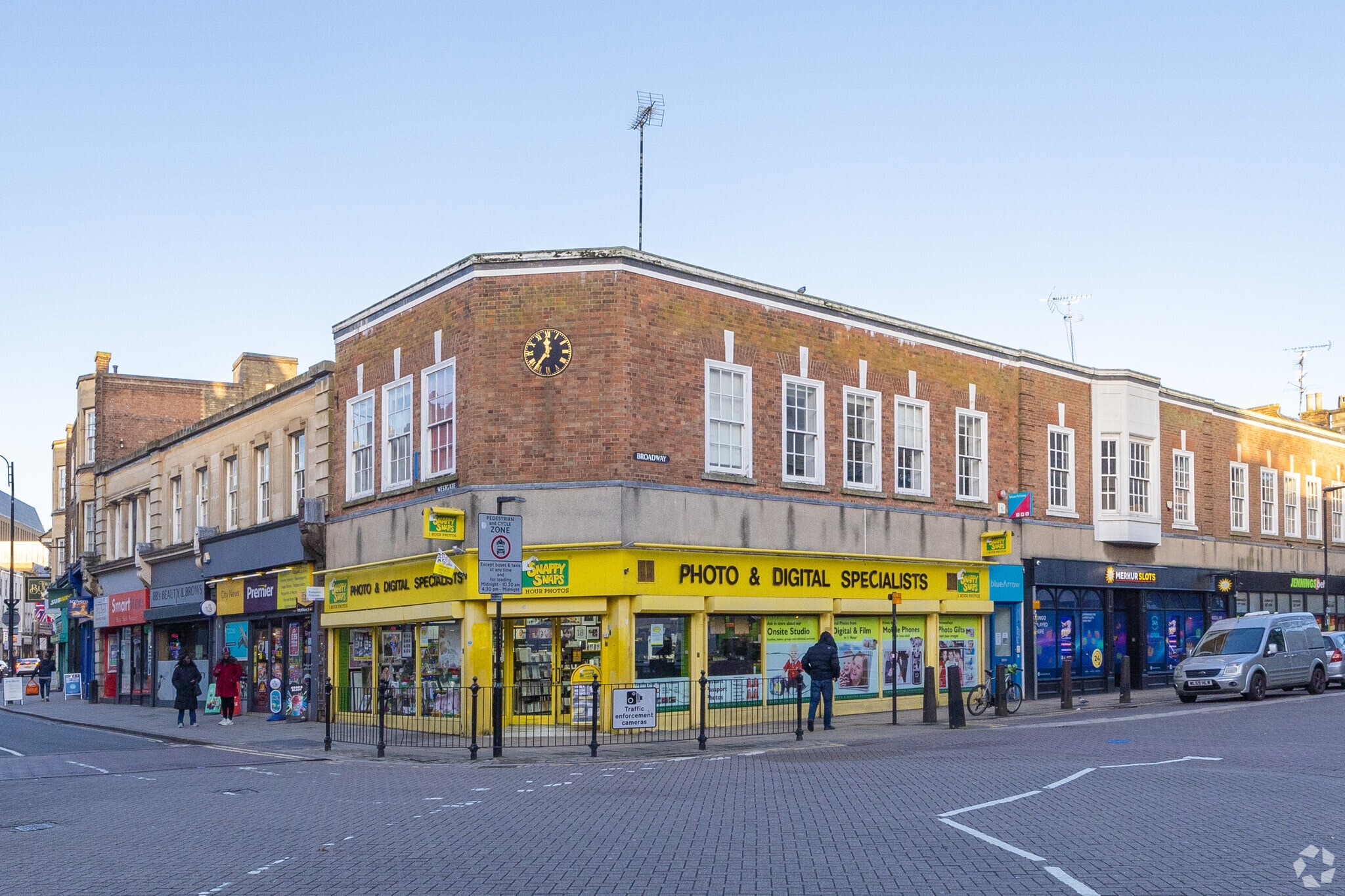 2 Broadway, Peterborough for lease Primary Photo- Image 1 of 3