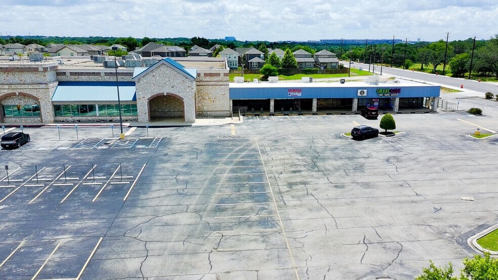 6363 Prue Rd, San Antonio, TX à louer - Photo du bâtiment - Image 2 de 3