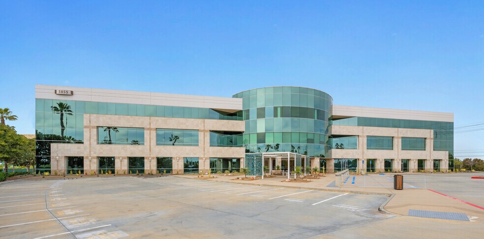 5855 Copley Dr, San Diego, CA à louer - Photo du bâtiment - Image 2 de 12