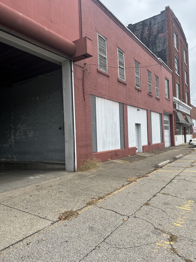 More details for 740 8th Ave, Huntington, WV - Industrial for Lease