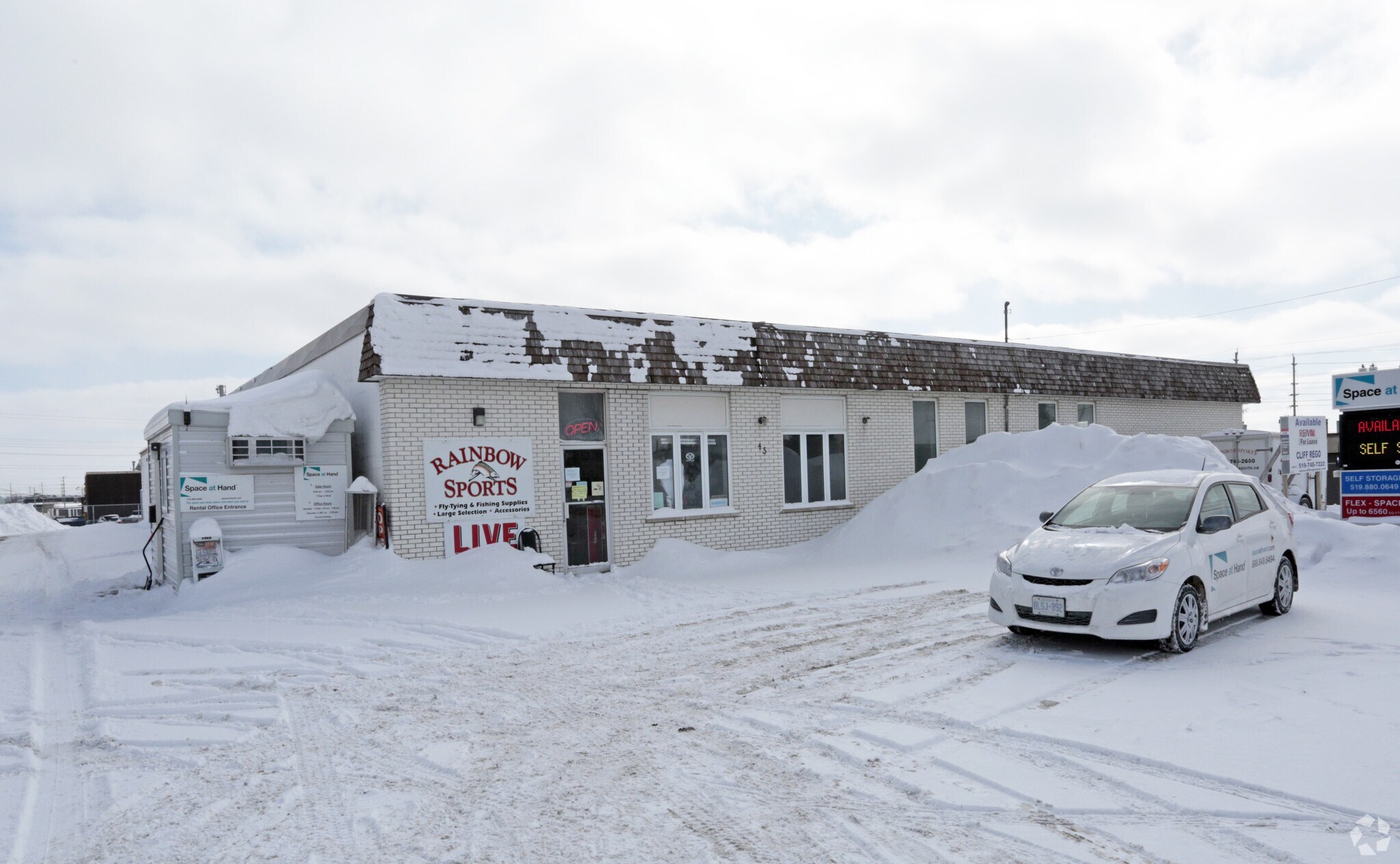 45 Northfield Dr, Waterloo, ON for sale Primary Photo- Image 1 of 1