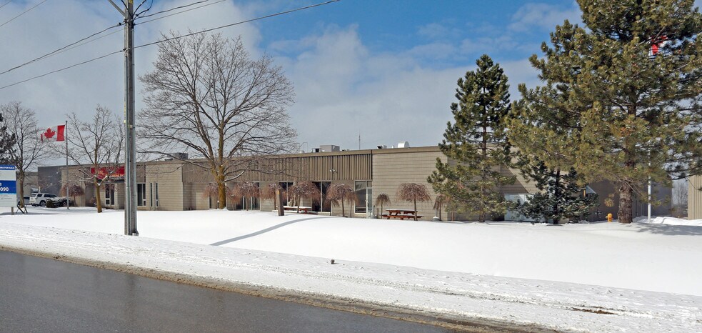 271 Massey Rd, Guelph, ON for lease - Building Photo - Image 3 of 5