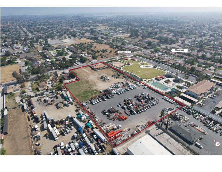 17897 Marygold Ave, Bloomington, CA for sale - Building Photo - Image 3 of 7