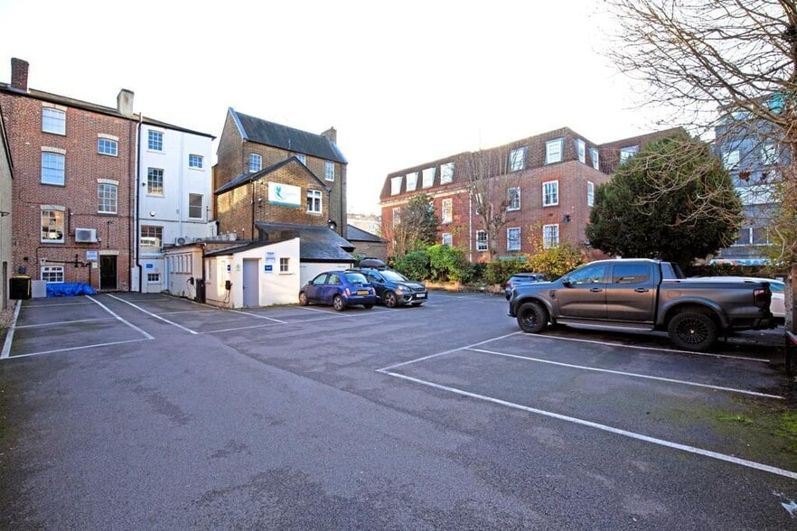 80-86 New London Rd, Chelmsford for lease - Building Photo - Image 3 of 10