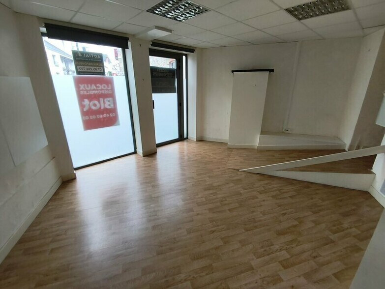 Commerce de détail dans Nantes à louer - Photo du bâtiment - Image 2 de 8