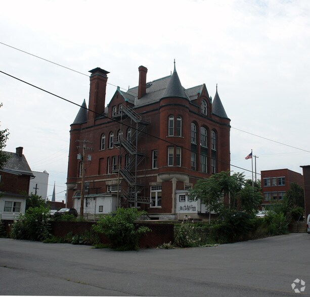 125 S Maple Ave, Martinsburg, WV à vendre - Photo principale - Image 1 de 10