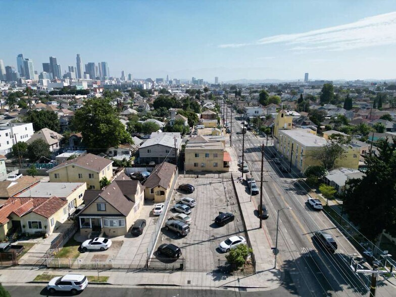 2315-2319 Griffith Ave, Los Angeles, CA à vendre - Photo du bâtiment - Image 3 de 6