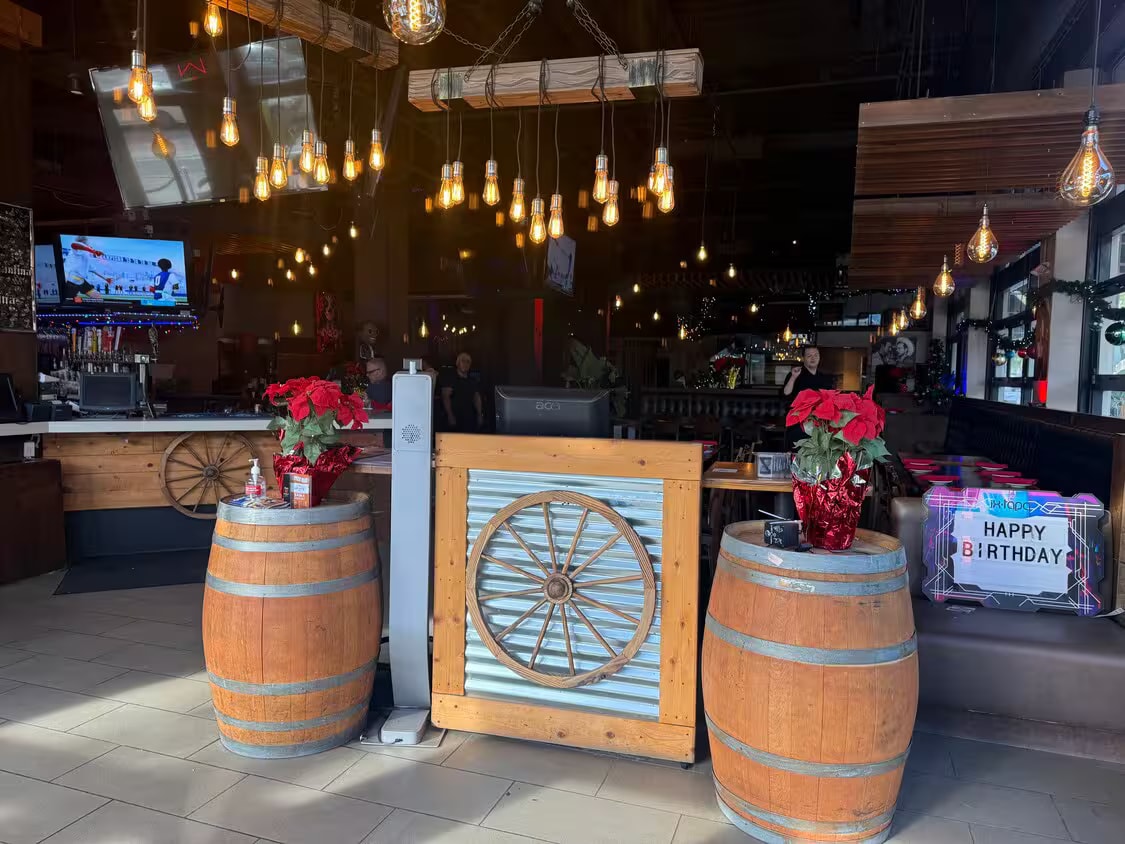 103-117 E Colorado Blvd, Pasadena, CA for lease Interior Photo- Image 1 of 12