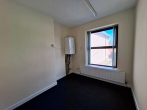 3 Retiro St, Oldham for lease Interior Photo- Image 2 of 2