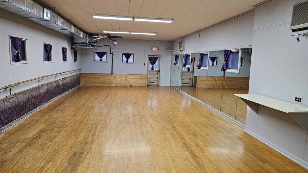 403 Broad St, Bloomfield, NJ à vendre - Photo du bâtiment - Image 3 de 11