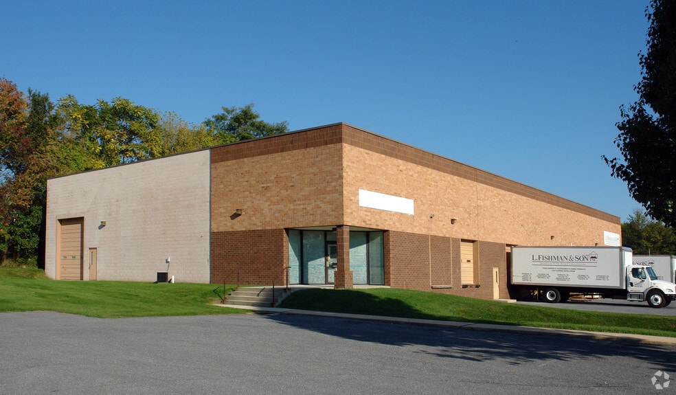 651 Gibson Blvd, Harrisburg, PA for lease - Primary Photo - Image 1 of 2