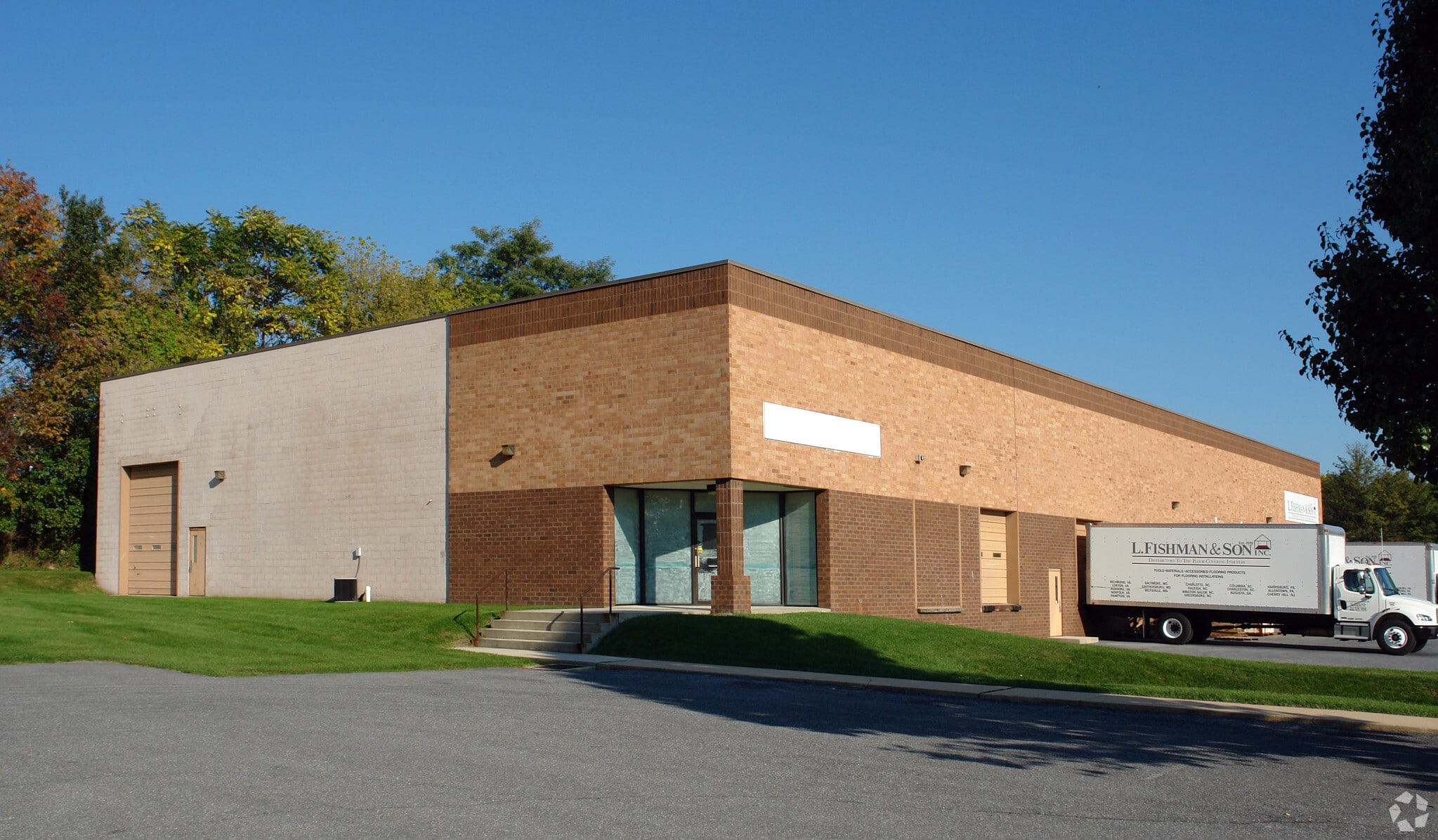 651 Gibson Blvd, Harrisburg, PA for lease Primary Photo- Image 1 of 3