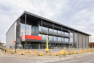 More details for 136 Edinburgh Av, Slough - Industrial for Lease