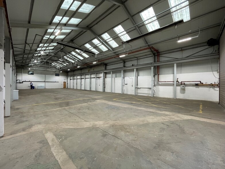 8 Private Rd, Nottingham for lease - Interior Photo - Image 3 of 7