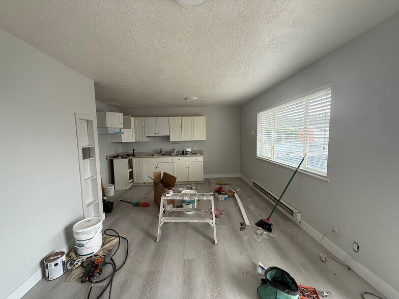 44477 Yale Rd, Chilliwack, BC for sale - Building Photo - Image 3 of 9