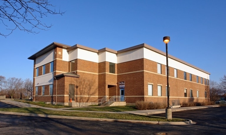 550 E Boughton Rd, Bolingbrook, IL à louer - Photo du bâtiment - Image 2 de 7