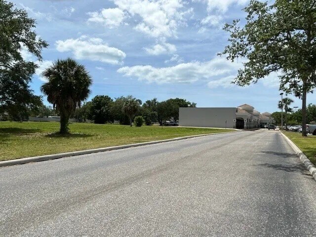 1475 E Venice Ave, Venice, FL à vendre - Photo du bâtiment - Image 2 de 6
