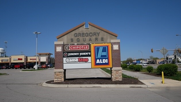 9201-9209 E State Route 350, Raytown, MO à louer - Photo du bâtiment - Image 2 de 4