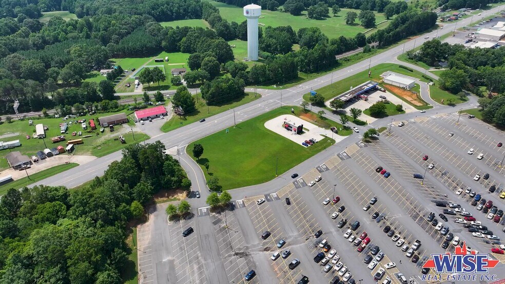2509 Lincolnton Highway, Cherryville, NC à louer - Vidéo sur l’inscription commerciale - Image 3 de 12