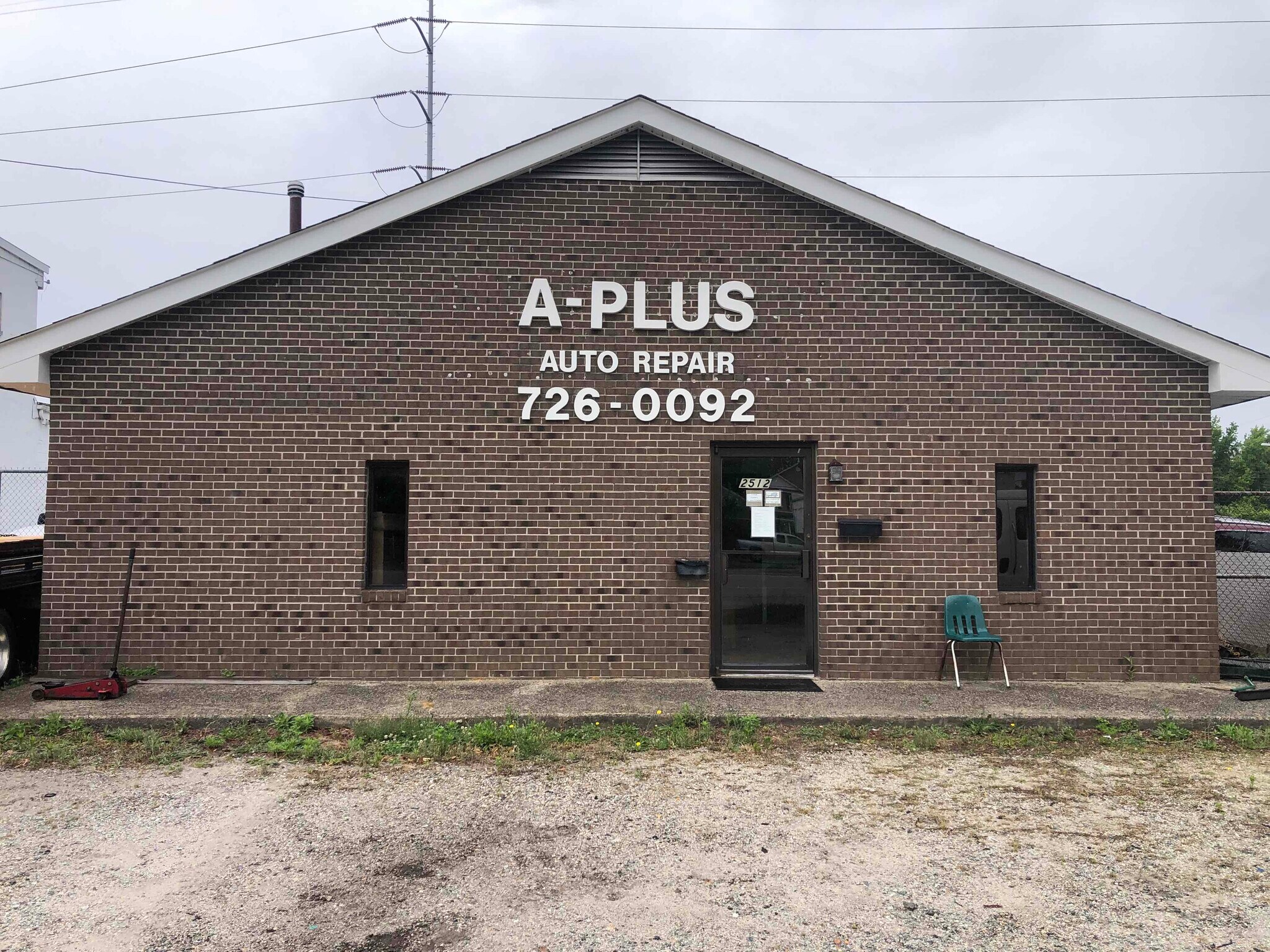 2512 W Pembroke Ave, Hampton, VA à vendre Photo principale- Image 1 de 16