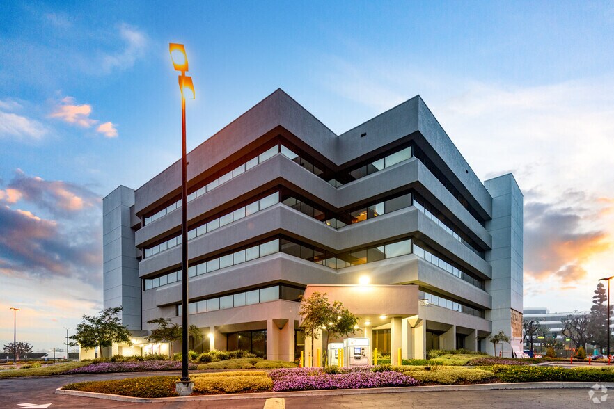 1440 Rosecrans Ave, Manhattan Beach, CA à louer - Photo du bâtiment - Image 1 de 8