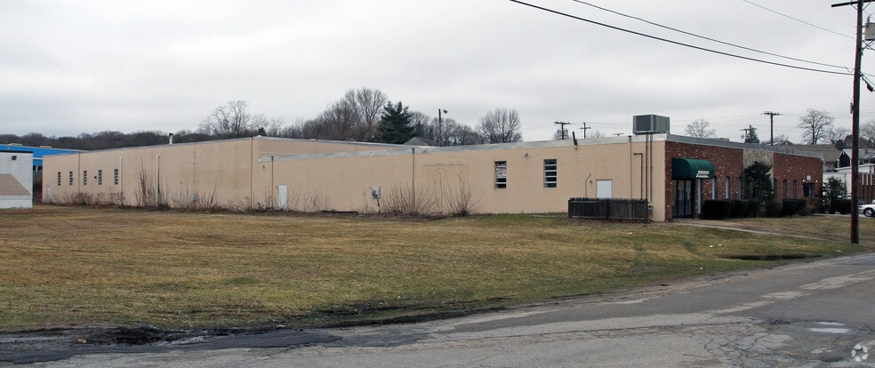 98-100 Meadow St, Hartford, CT à vendre - Photo du bâtiment - Image 2 de 6