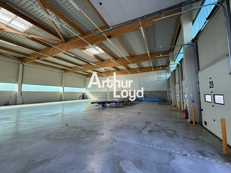 Industrial in Les Arcs for lease - Interior Photo - Image 2 of 4