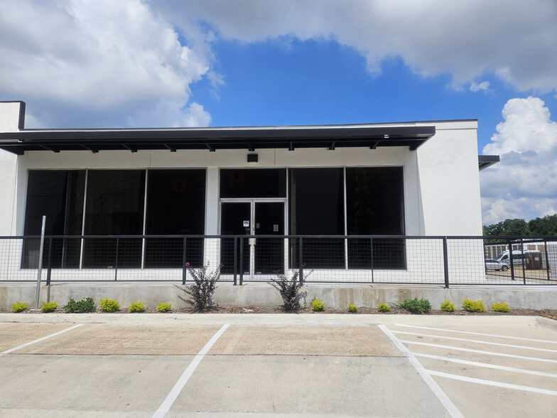 5201 Spruce St, Bellaire, TX for lease - Building Photo - Image 1 of 3