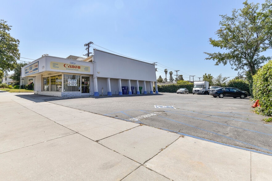 1412 E Wilson Ave, Glendale, CA for sale - Building Photo - Image 2 of 8