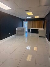 17325 NW 27th Ave, Miami Gardens, FL à louer Photo intérieure- Image 2 de 4