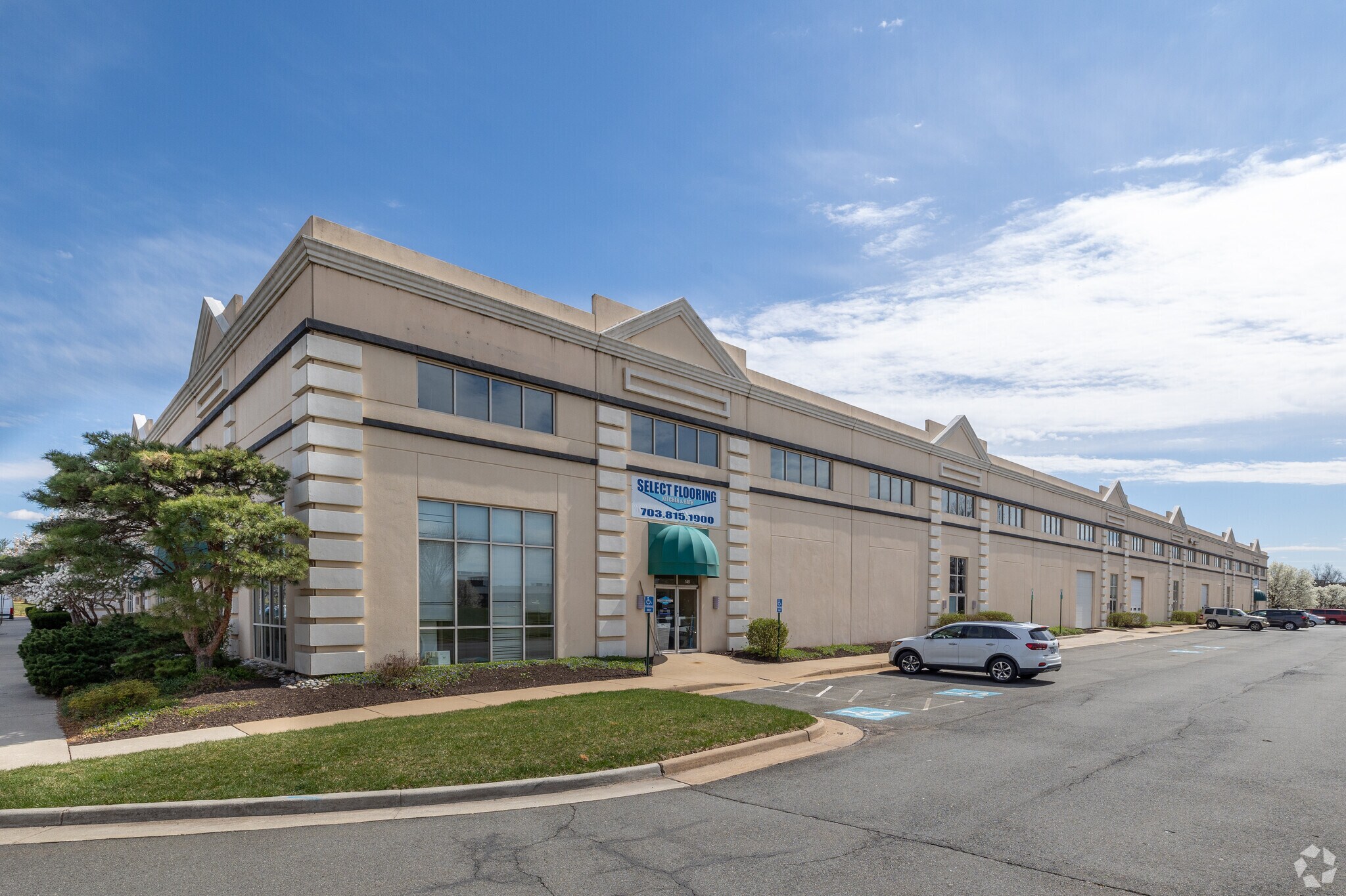 45449 Severn Way, Sterling, VA à vendre Photo du bâtiment- Image 1 de 1