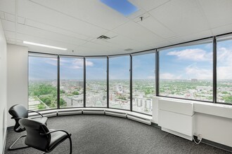 300 Rue Léo-Pariseau, Montréal, QC for lease Interior Photo- Image 2 of 8
