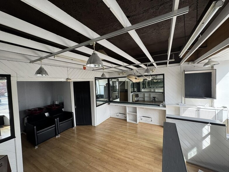 92 Mill Ln, Wallasey for lease - Building Photo - Image 3 of 7