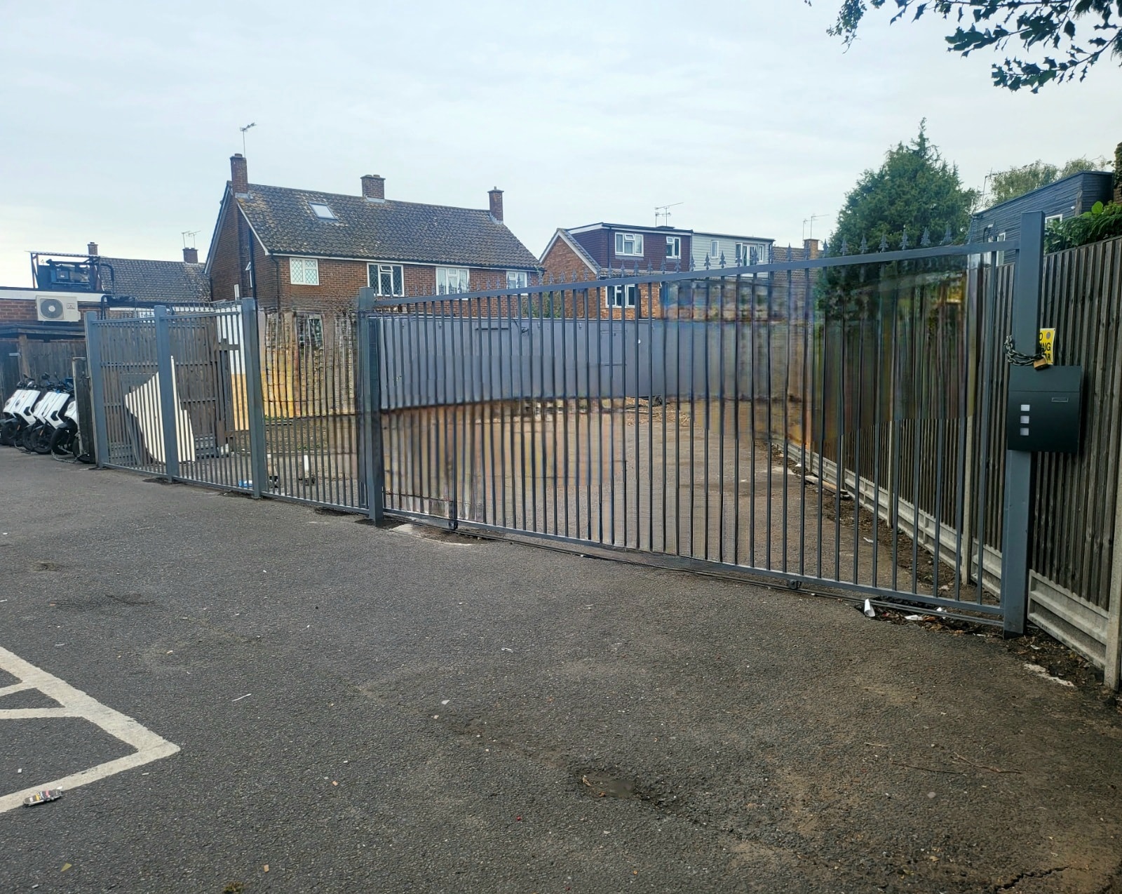 Staines Rd W, Ashford for lease Building Photo- Image 1 of 9