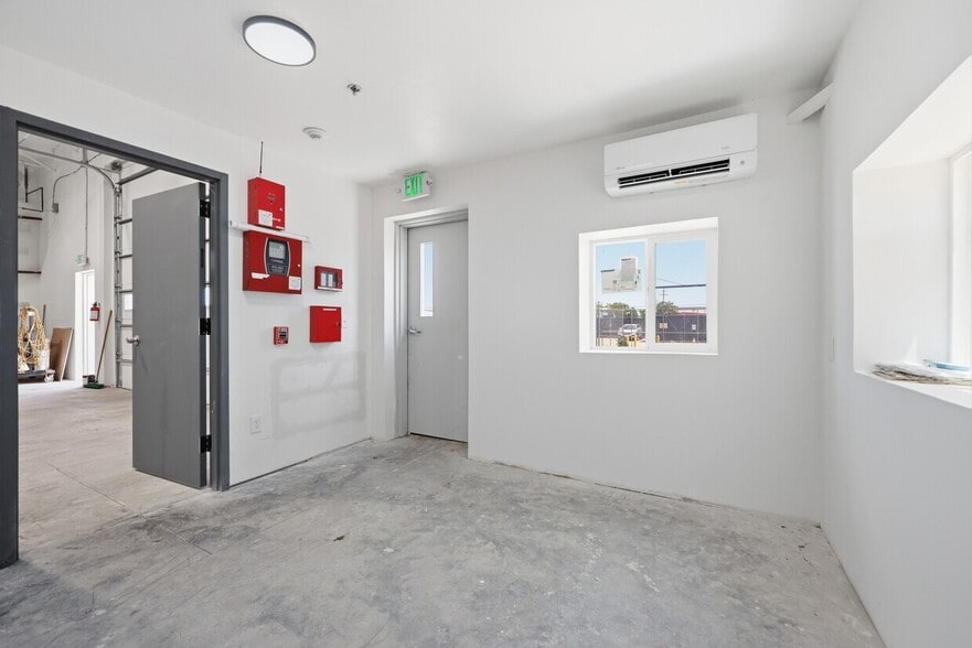 5275 Adams St, Denver, CO for lease - Interior Photo - Image 2 of 13