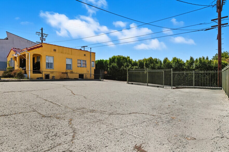 7601 Crenshaw Blvd, Los Angeles, CA à louer - Photo du bâtiment - Image 3 de 16