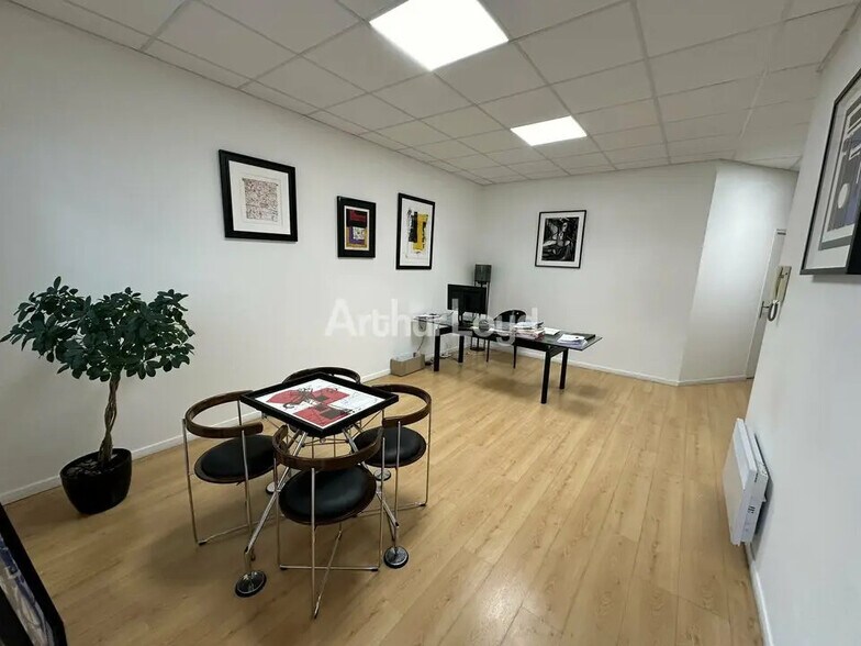 Office in Reims for sale - Interior Photo - Image 2 of 5
