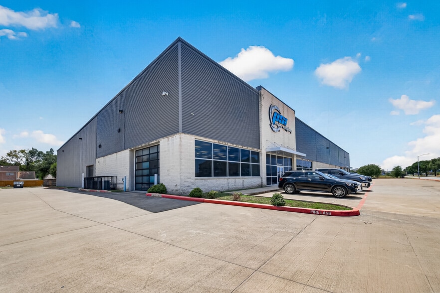 15135 Bellaire Blvd, Houston, TX à louer - Photo du bâtiment - Image 2 de 31