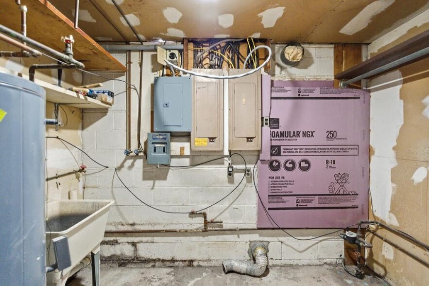 1707 Ashmun St, Sault Sainte Marie, MI for sale - Building Photo - Image 2 of 11