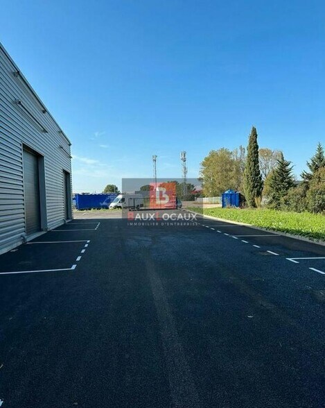 Flex dans Garons à louer - Photo du bâtiment - Image 3 de 3