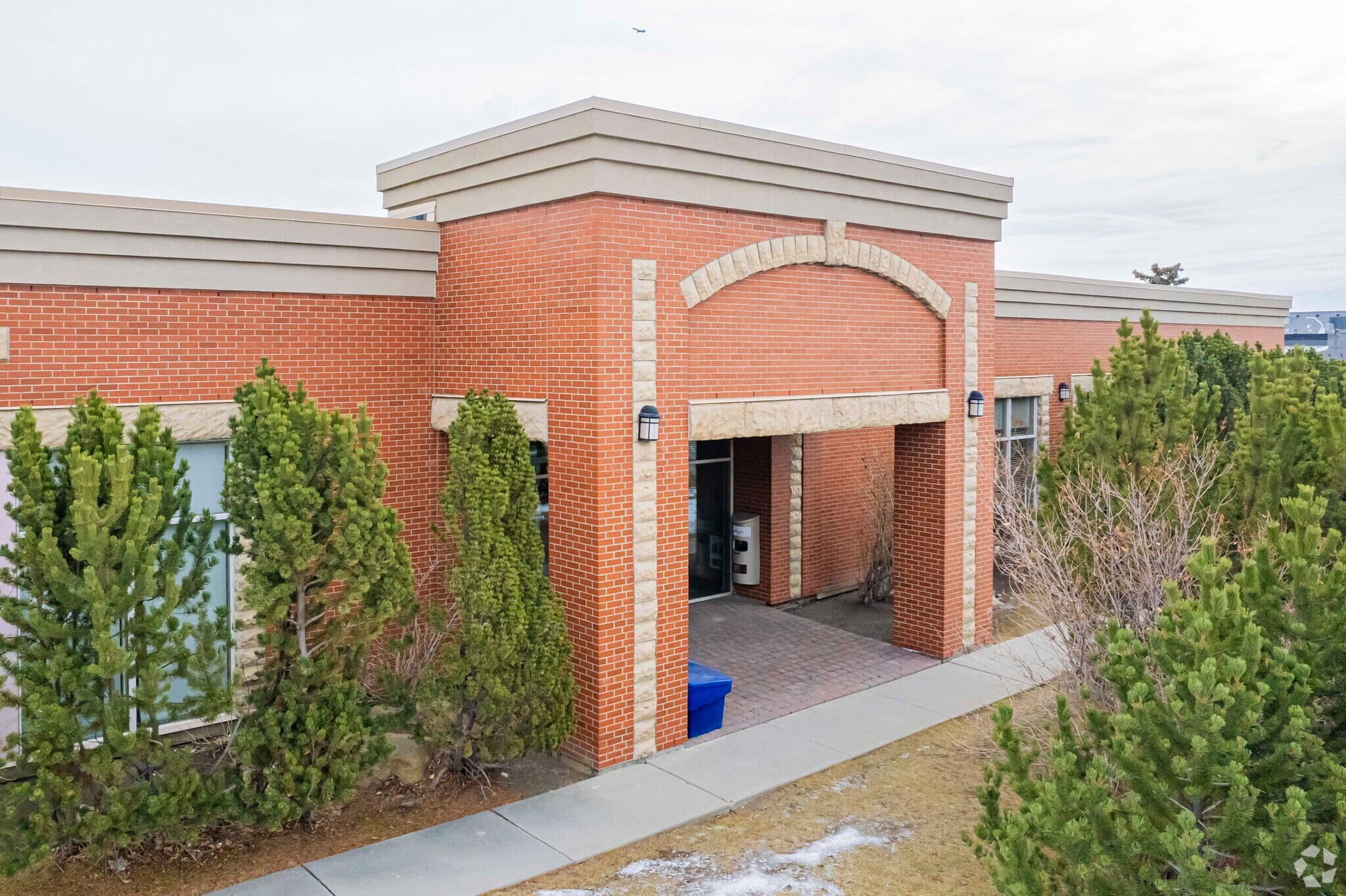 4124 9th St SE, Calgary, AB for sale Primary Photo- Image 1 of 1