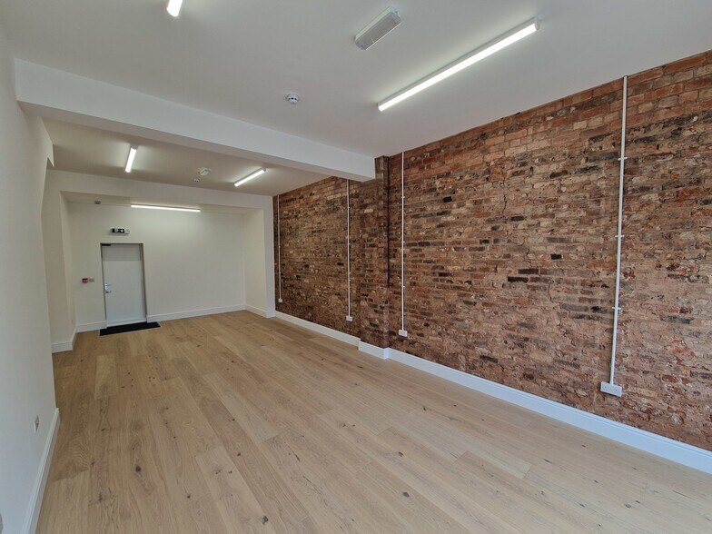 43 High St, Alfreton à louer - Photo du bâtiment - Image 2 de 8