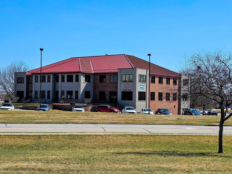 4150 Westown Pky, West Des Moines, IA à louer - Photo du bâtiment - Image 1 de 1