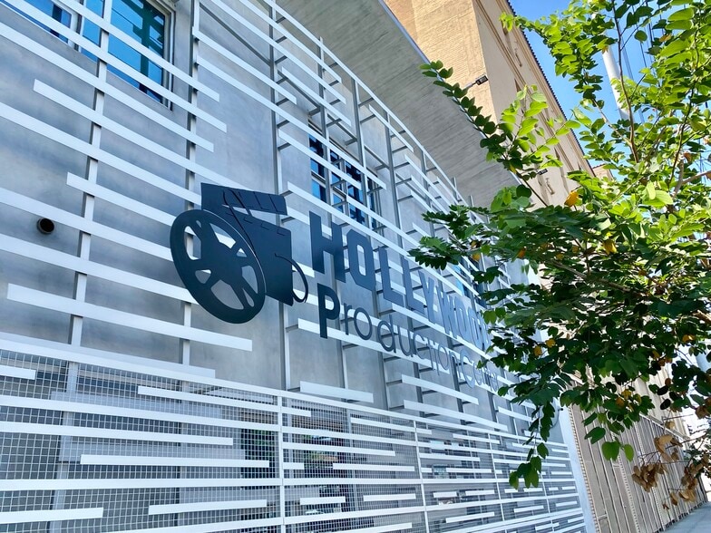 6350 Santa Monica Blvd, Los Angeles, CA à louer - Photo du bâtiment - Image 2 de 43