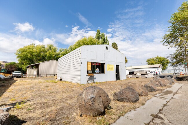 More details for 331 OR-31, Paisley, OR - Retail for Sale