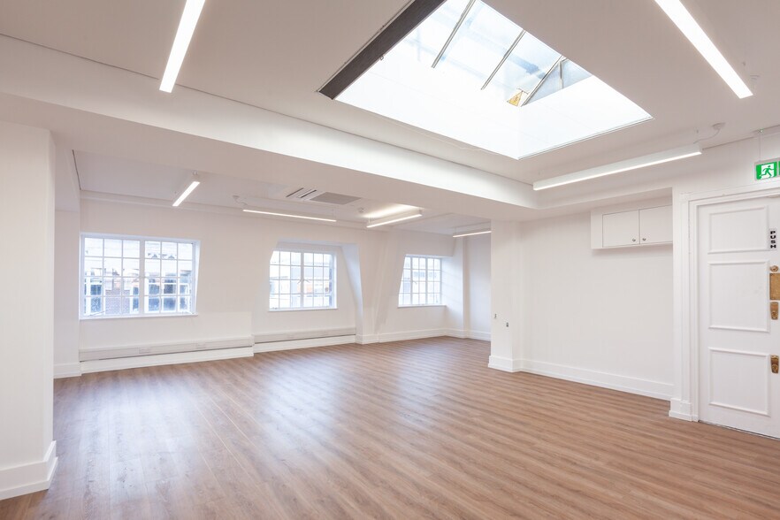 19 Margaret St, Londres à louer - Photo du bâtiment - Image 3 de 23